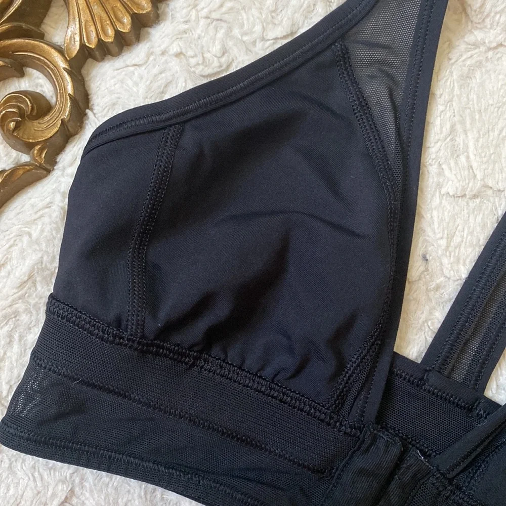 Black Lululemon Sports Bra Black size 4